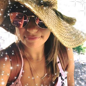 Meet your Posher, Kareene